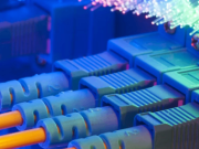 En savoir plus sur l'évolution des technologies et des matériaux dans les câbles à fibres optiques enterrés directs